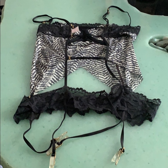 Open back Victoria’s Secret Vintage zebra print teddy - Picture 2 of 6